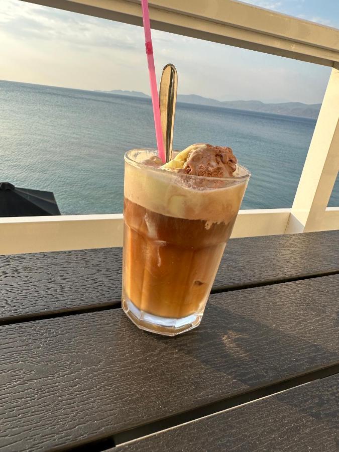 Beach Retreat In Town Corinth エクステリア 写真