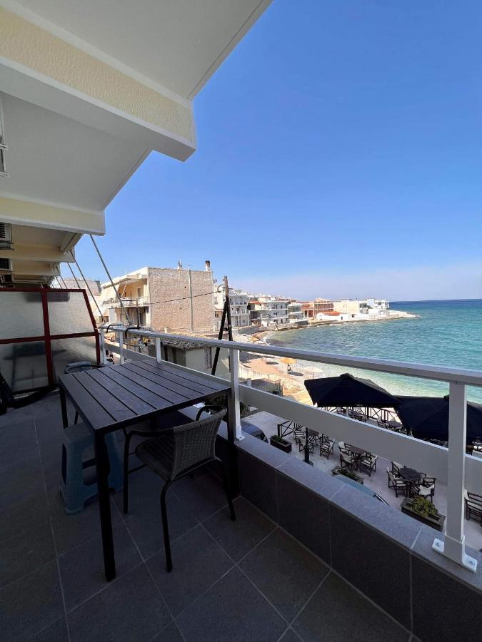 Beach Retreat In Town Corinth エクステリア 写真