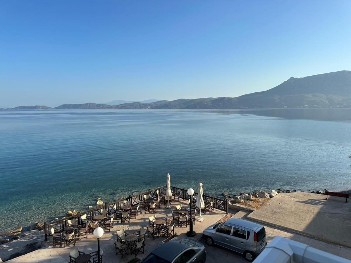 Beach Retreat In Town Corinth エクステリア 写真