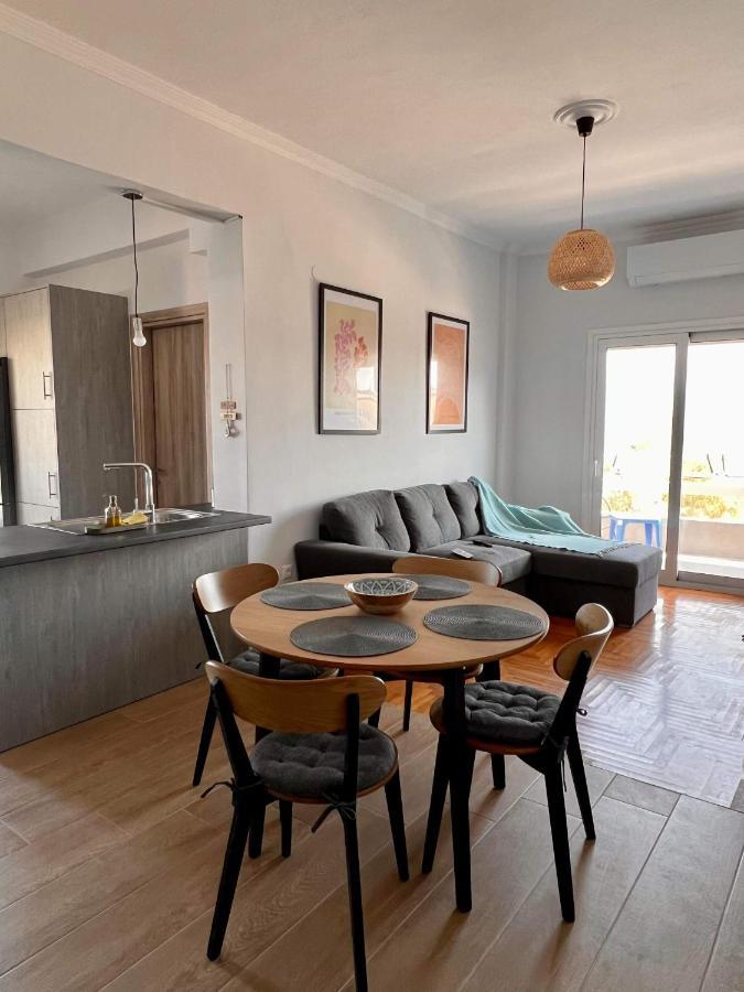 Beach Retreat In Town Corinth エクステリア 写真