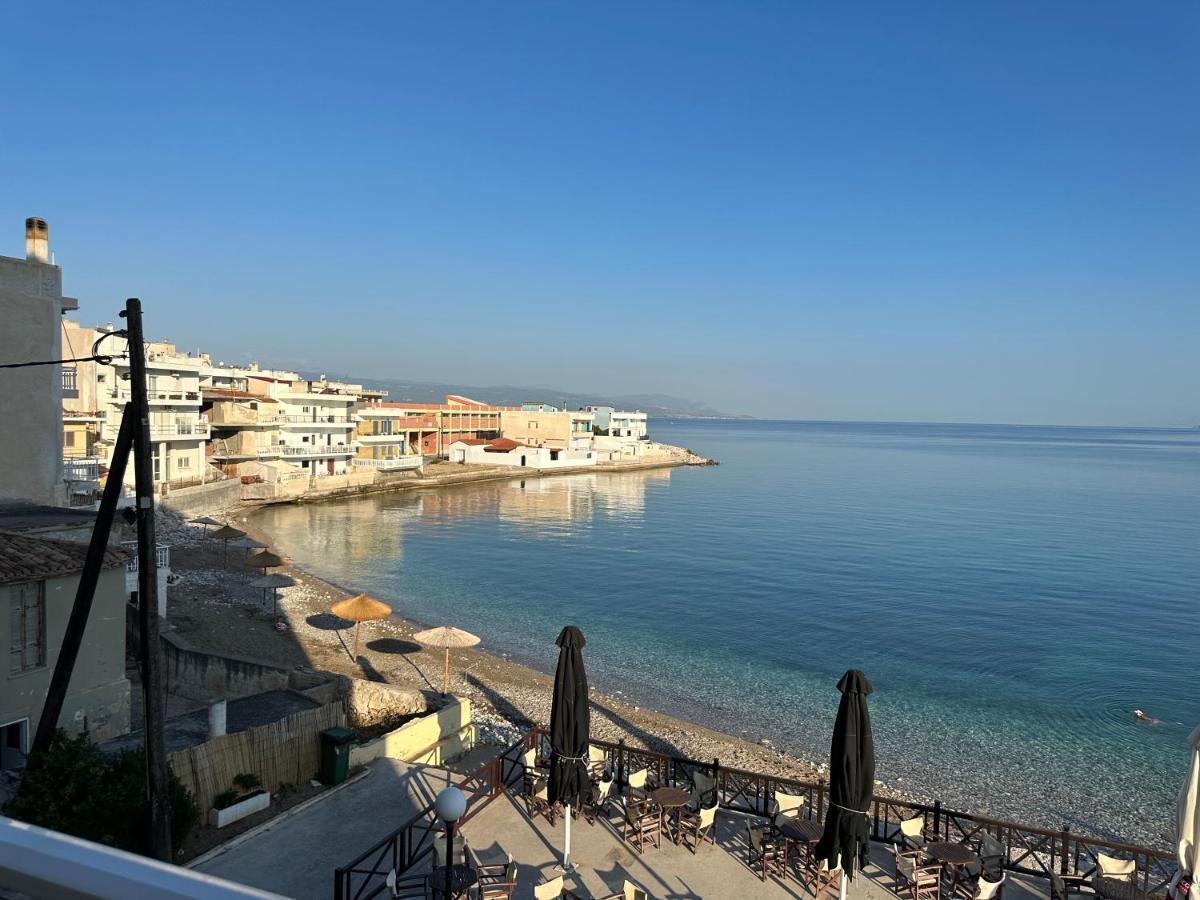 Beach Retreat In Town Corinth エクステリア 写真