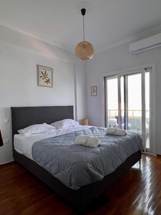 Beach Retreat In Town Corinth エクステリア 写真